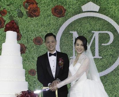 胡杏儿101分老公“软饭硬吃”八年,夜店搂女却说“我爱拥抱”,这次李乘德骗不下去了? 胡杏儿101分老公“软饭硬吃”八年,夜店搂女却说“我爱拥抱”,这次李乘德骗不下去了?