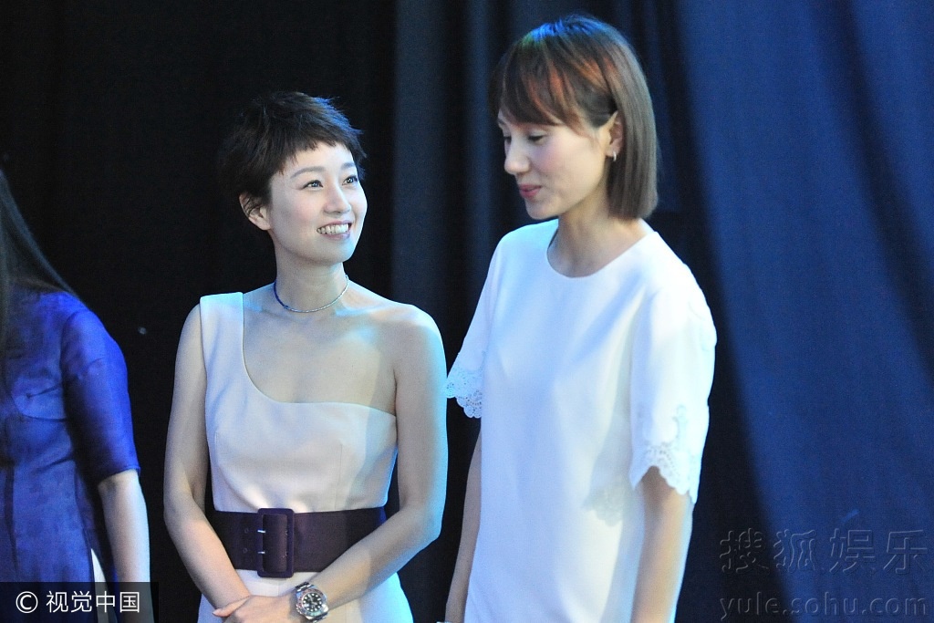 马伊琍拿下一级演员后新剧《余红》开机,49岁“马年顶流”如何用演技撕碎“文章前妻”标签? 马伊琍拿下一级演员后新剧《余红》开机,49岁“马年顶流”如何用演技撕碎“文章前妻”标签?